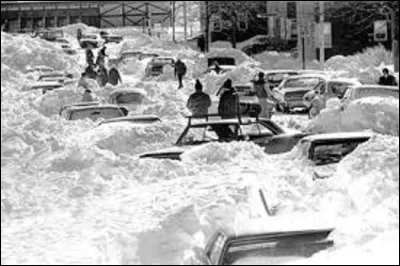11e position : 
En février 1972, un blizzard et une série de tempêtes de neige s'abattent sur l'Iran. Causant environ 4 000 morts et détruisant deux cent villages, il est le plus puissant que notre terre ait connu. Dans quelle région du monde se situe ce pays ?