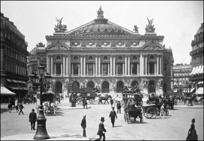 "Une nuit à l'opéra" est aussi un album musical de... ?