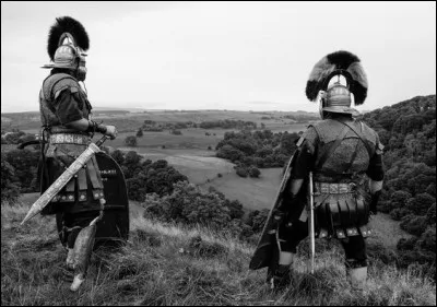 Deux centurions de la onzième légions figurant parmi les rares soldats cités par Jules César dans la guerre des Gaules. Qui sont-ils