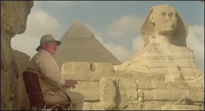 Paysages magnifiques au fil de cette croisière de luxe sur le Nil, dans le film "Mort sur le Nil", dont l'auteur est ?