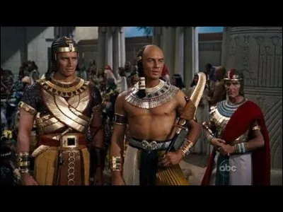 L'histoire se mêle à la légende dans le film à grand spectacle de Cecil B. De Mille "Les dix commandements". Qui est le pharaon dont Moïse est le demi-frère d'adoption ?