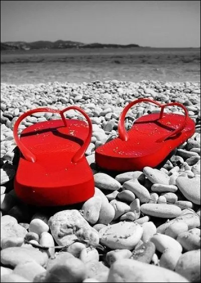 Quelle ville française a la particularité d'avoir des plages de galets ?