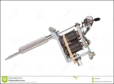 Quel est l'élément principal de la machine à tatouer ?