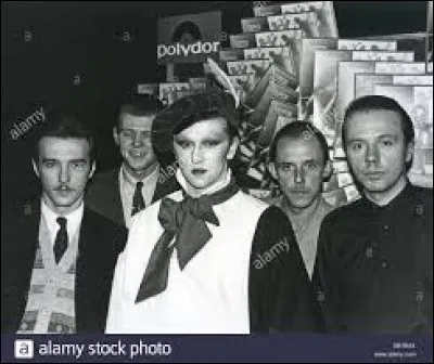 Quel groupe a chanté "Fade To Grey" en 1980 ?