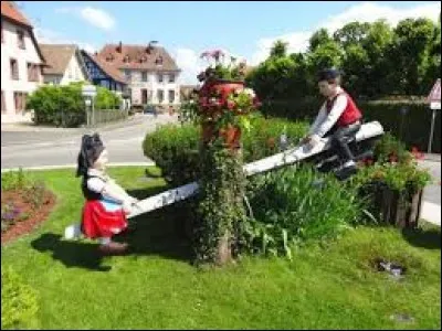Pour voir ce monument avec Hansel et Gretel, direction le Grand-Est et la commune de Diebolsheim, située dans le département ...
