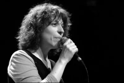 Isabelle Faës chante « Champ de blé aux corbeaux », une uvre de :