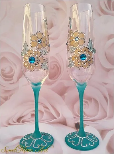 Laquelle de ces villes des Alpes-Maritimes, est célèbre pour sa verrerie ?