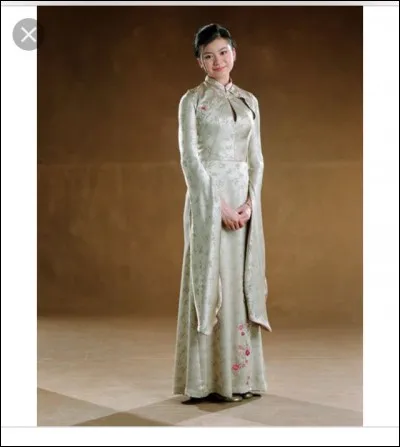 Quels sont le nom et prénom de la personne avec qui Cho Chang va au bal dans le tome 4 ?