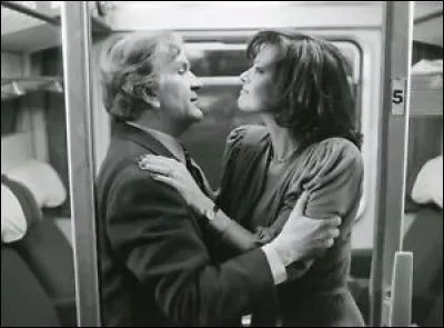 Quelle actrice donne la réplique à Pierre Mondy dans le film "Le Cadeau", sorti en 1982 ?