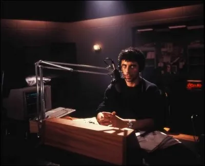 Année : 1988 
Genre : Drame 
Acteurs : Eric Bogosian, Ellen Greene
Indices : KGAB/Cynisme/Animateur/Provocations.
Quel est ce film ?