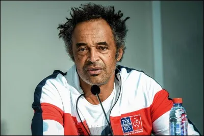 Parmi les personnes c&eacute;l&egrave;bres n&eacute;es en Ardennes, on trouve Yannick Noah. Lequel de ces m&eacute;tiers n'a-t-il pas exerc&eacute; ?