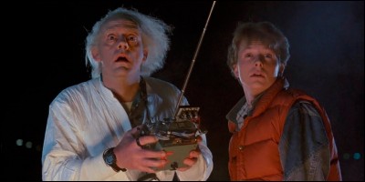 Année : 1985 
Genre : Science-Fiction 
Acteurs : Michael J. Fox, Christopher Lloyd
Indices : DeLorean/Jennifer/Lycée/Skateboard. 
Quel est ce film ?