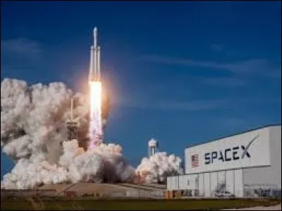 Qui est le fondateur de SpaceX ?