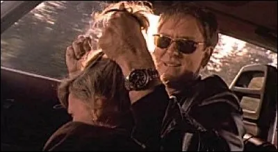 Année : 1992 
Genre : Thriller 
Acteurs : John Lithgow, Lolita Davidovich
Indices : Pédopsychiatre/Fille/Adultère/Obsession. 
Quel est ce film ?