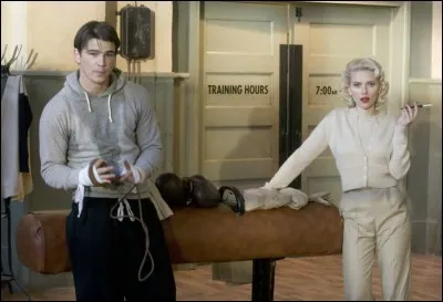 Année : 2006 
Genre : Policier 
Acteurs : Josh Hartnett, Scarlett Johansson
Indices : Inspecteurs/Starlette/Linscott/Mutilations. 
Quel est ce film ?