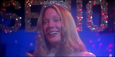 Année : 1976
Genre : Epouvante-Horreur 
Acteurs : Sissy Spacek, Piper Laurie
Indices : Collège/Mère/Pouvoir/Harcèlement. 
Quel est ce film ?