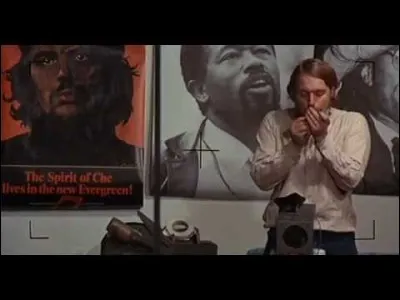 Année : 1966
Genre : Comédie 
Acteurs : Robert De Niro, Charles Durning
Indices : Vétéran/Réalisateur/Pornographie/Voisins.
Quel est ce film ?