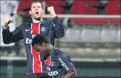 Quel club joue sous ces couleurs ?