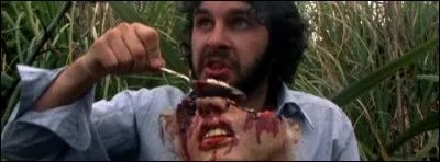 Année : 1987
Genre : Épouvante-Horreur 
Acteurs : Peter Jackson, Terry Potter
Indices : Nouvelle-Zélande/Extraterrestre/Viande/Fast-Food.
Quel est ce film ?