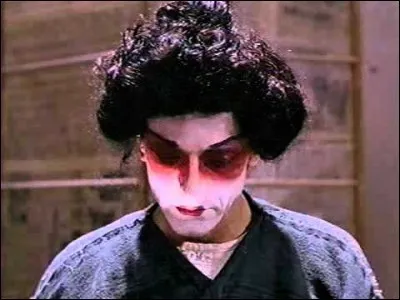 Ann&eacute;e : 1993 Genre : Drame Acteurs : Jeremy Irons, John Lone.Indices : Ambassade/Diva/Politique/Homme. Quel est ce film ?