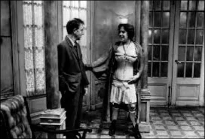 Année : 1992 
Genre : Comédie 
Acteurs : Michael Kirby, Woody Allen
Indices : Guerre/Employé/Milice/Rêve.
Quel est ce film ?