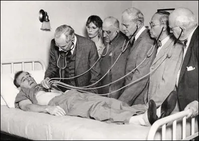 Année : 1983 
Genre : Fantastique 
Acteurs : Woody Allen, Mia Farrow
Indices : Caméléon/Médecin/Hypnose/Nazi.
Quel est ce film ?