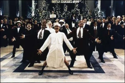 Année : 1996
Genre : Musical 
Acteurs : Woody Allen, Julia Roberts
Indices : Famille/Fêtes/Halloween/Thanksgiving. 
Quel est ce film ?