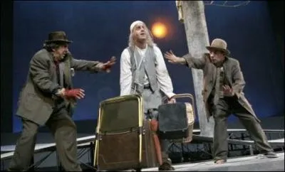 Ces deux pices sont les plus belles reprsentantes du thtre ................. qui triomphe au XXe sicle.