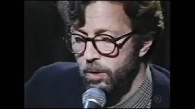 ''Tears in Heaven'' est une chanson d'Eric Clapton qui, en 2011, fut classé deuxième par le magazine Rolling Stone dans son classement des 100 meilleurs guitaristes. Qui a obtenu la première place ?