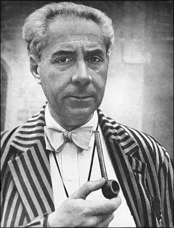 Quel est le titre de l'oeuvre de Roger Martin du Gard, publie en douze volumes ?