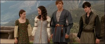 Pourquoi les enfants reviennent à Narnia dans le 2ème film ?