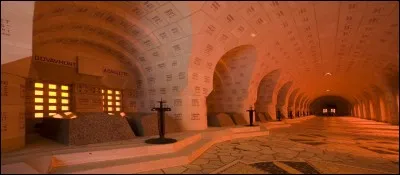 En l'honneur de quels soldats l'ossuaire de Douaumont fut-il érigé ?