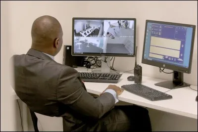 Notre établissement est doté d'une vingtaine de caméras de surveillance et toutes les images sont visionnées ici. De quelle pièce s'agit-il ?