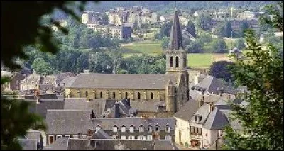 À Château-Chinon Ville ou Château-Chinon Campagne (Nièvre), les habitants se nomment ...