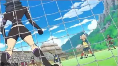 Dans la saison 2 ''d'Inazuma Eleven puissance foot'', durant combien d'épisodes sur 41 Axel a-t-il fait partie de l'équipe (ou joué dans l'équipe) ?