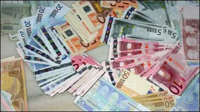 Est-ce que leur boutique vend des articles chers ?