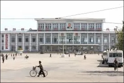 Cette ville nord-coréenne, deuxième ville la plus peuplée du pays avec près d'un million d'habitants, c'est ...