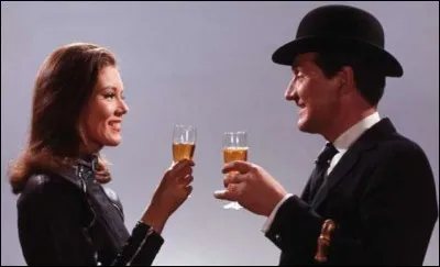 Lui c'est John Steed, elle, c'est Emma Peel. Dans quelle s&eacute;rie pouvait-on les voir ?