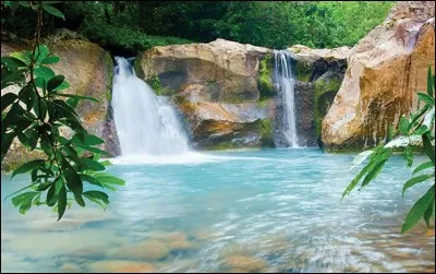 Quel pays est situ&eacute; &agrave; la fronti&egrave;re nord du Costa Rica ?