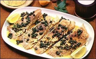 Traditionnellement, quel poisson la pr&eacute;paration appel&eacute;e "beurre noir" accompagne-t-elle ?