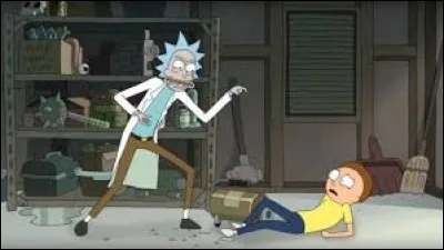 Dans la saison 3, épisode 3, en quoi Rick se transforme-t-il ?