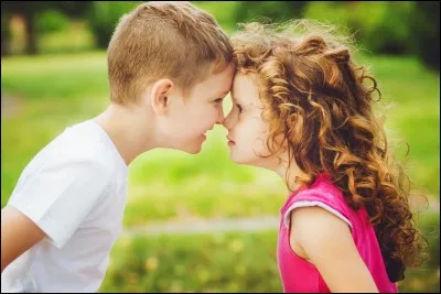 "My sorella non lo è nice to me". Quelles sont les deux langues que vous pouvez distinguer dans cette phrase ?