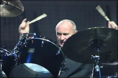 Phil Collins était le batteur de Jenezis.