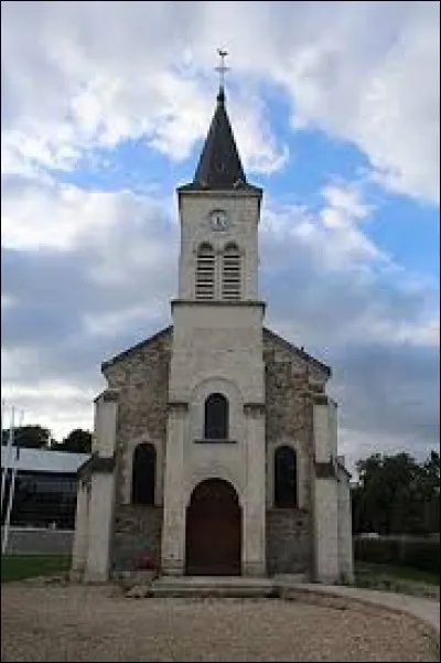 Nous sommes devant l'église Saint-Éloi d'Émerainville. Ville francilienne, dans la Grande Couronne, elle se situe dans le département ...