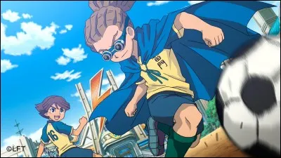 De quelle équipe vient le joueur Nathan Jones qui possède une coupe de cheveux semblable à celle de Jude Sharp ?