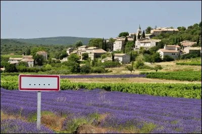 Cet endroit - que ne renierait pas Souchon - me rappelle une vieille chanson avec Napoléon, Sainte-Hélène et son fils Léon, etc. Alors ?