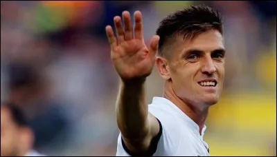 Quel attaquant prometteur a rejoint l'AC Milan ?