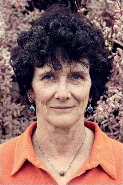 Cette navigatrice, première femme à avoir accompli un tour du monde en compétition, en 1991, c'est ...