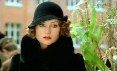 Isabelle Huppert a reçu le prix d'interprétation féminine au festival de Cannes en 1978 pour son rôle dans un film de Claude Chabrol ....