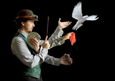 Manteau sans manches, avec des ouvertures pour les bras et une pélerine !